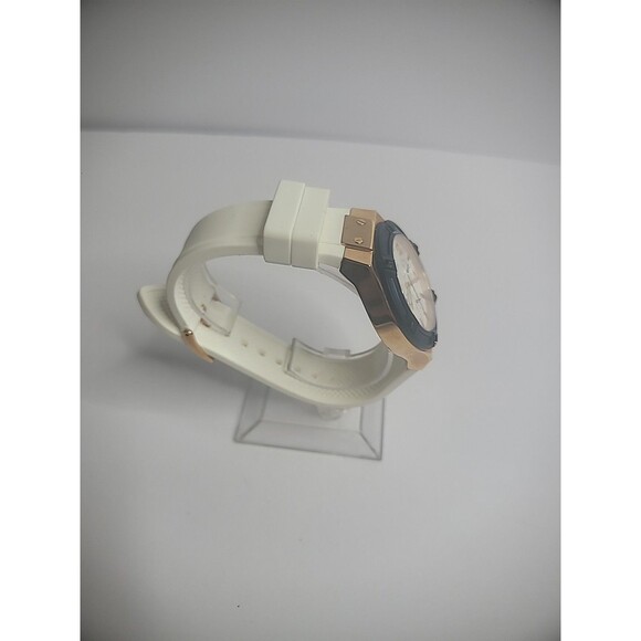 Vintage Guess Wristwatch Watch Womens Rose Gold Tone Blue White Band U0564L1 - Picture 9 of 12